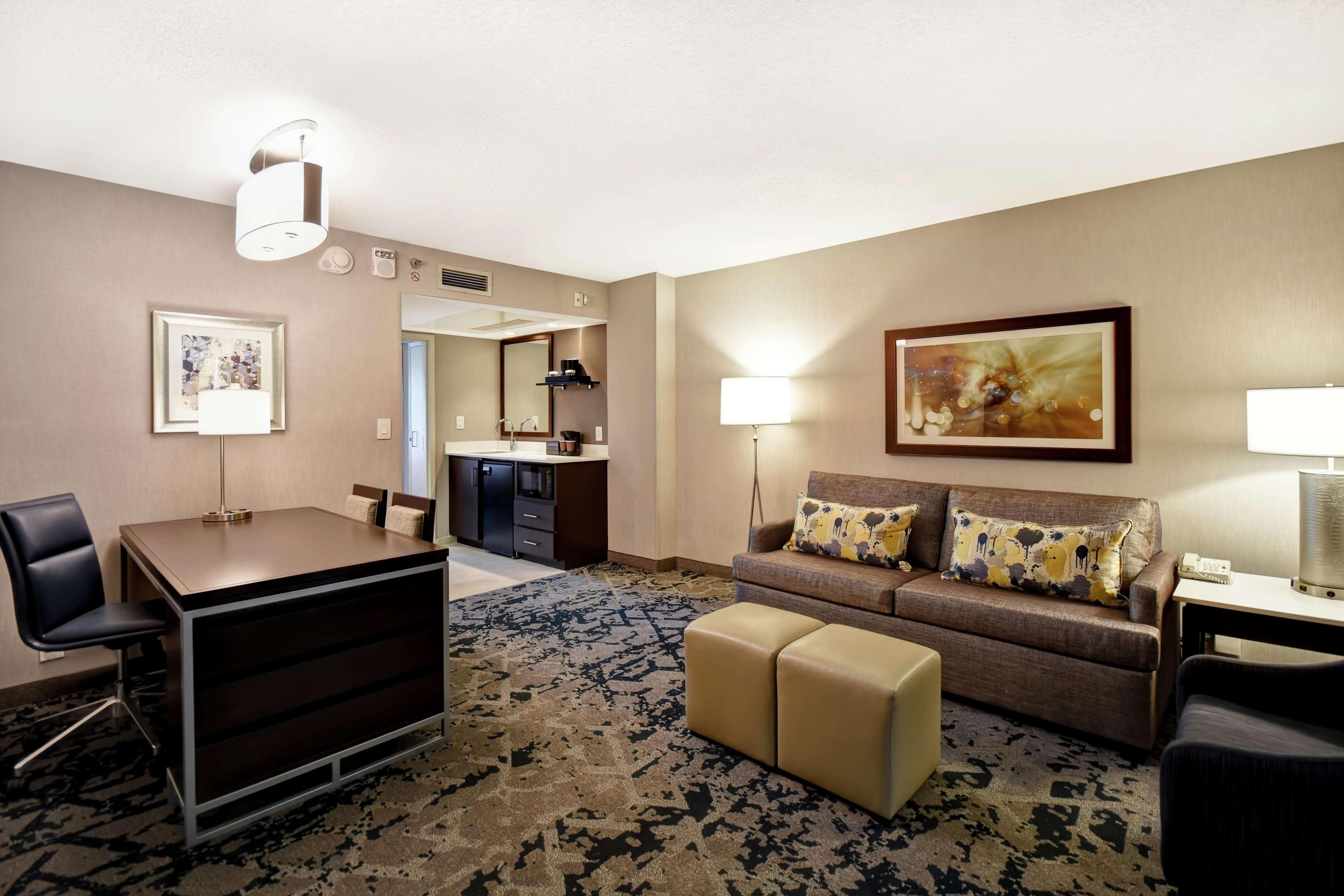เอมบาสซี สวีท บาย ฮิลตัน รอลีจ์ เดอรัม รีเสิร์ช ไทรแองเกิล อีสต์ Hotel แครี ภายนอก รูปภาพ