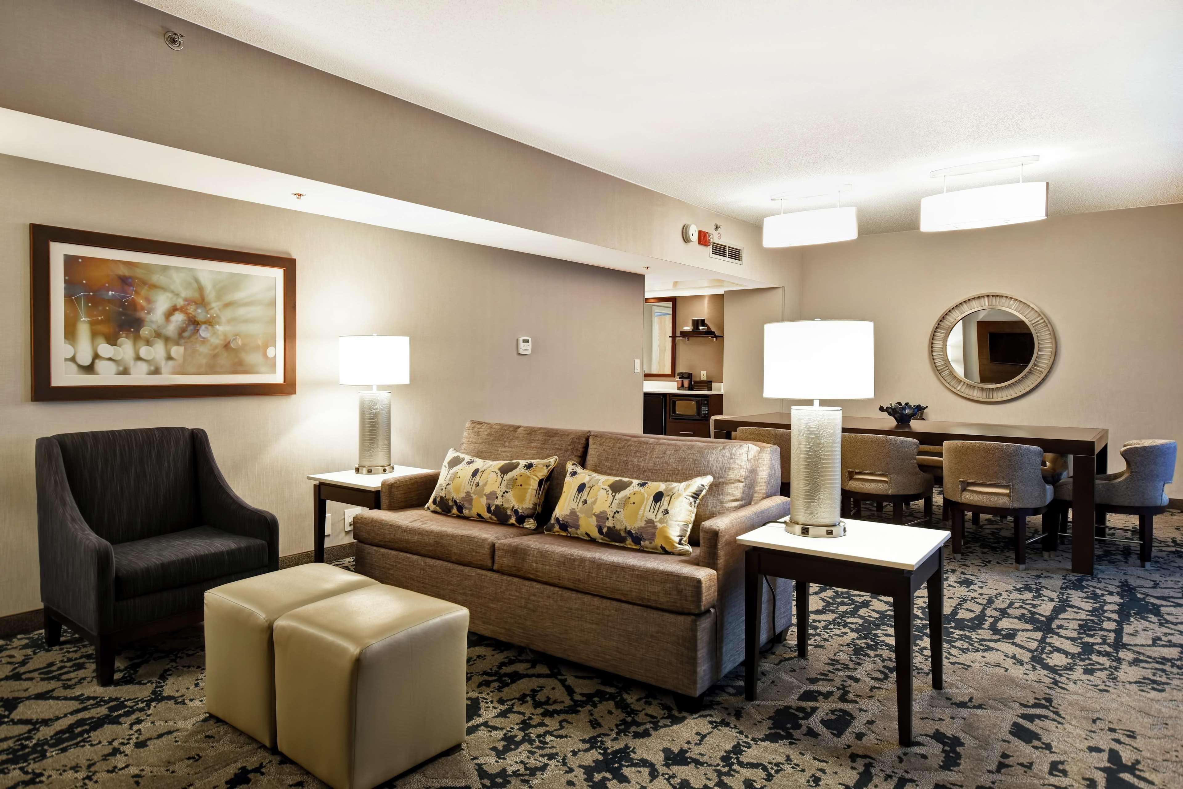 เอมบาสซี สวีท บาย ฮิลตัน รอลีจ์ เดอรัม รีเสิร์ช ไทรแองเกิล อีสต์ Hotel แครี ภายนอก รูปภาพ