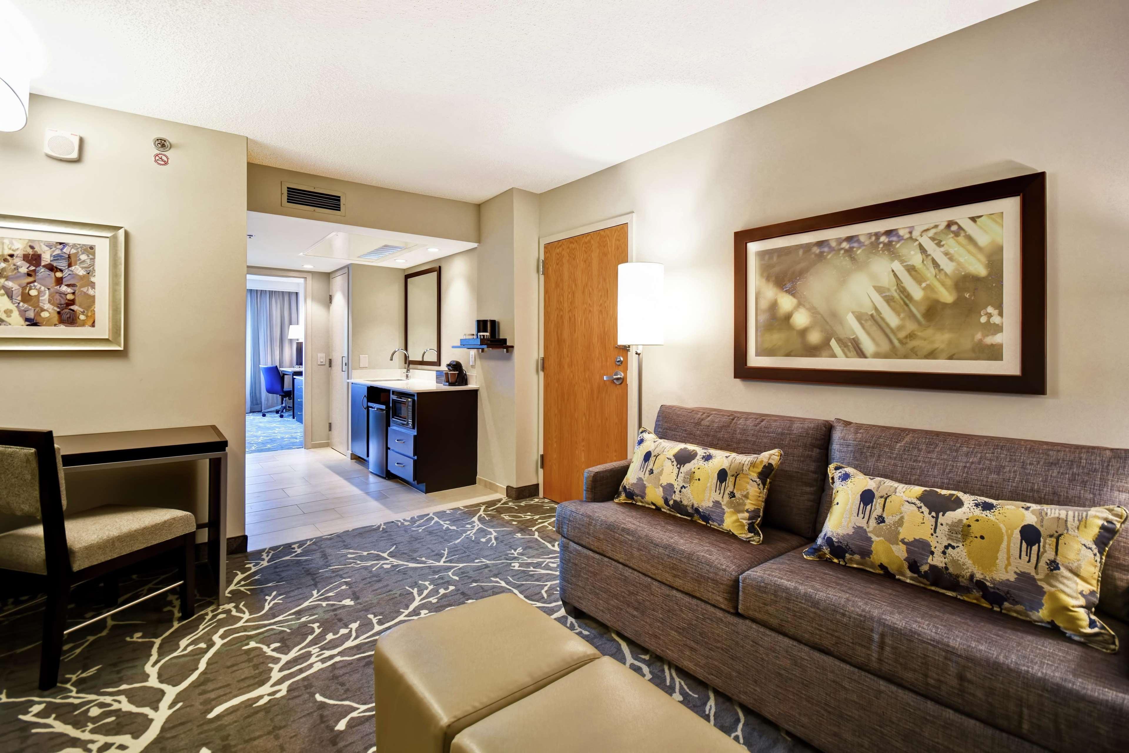 เอมบาสซี สวีท บาย ฮิลตัน รอลีจ์ เดอรัม รีเสิร์ช ไทรแองเกิล อีสต์ Hotel แครี ภายนอก รูปภาพ