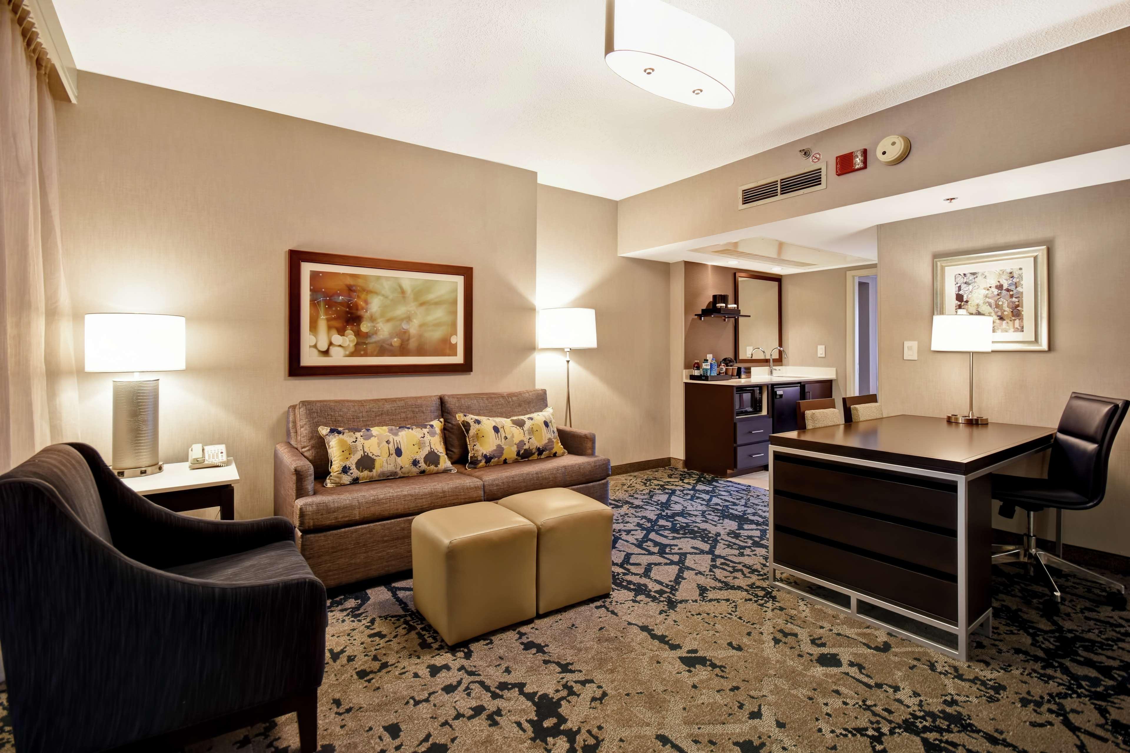 เอมบาสซี สวีท บาย ฮิลตัน รอลีจ์ เดอรัม รีเสิร์ช ไทรแองเกิล อีสต์ Hotel แครี ภายนอก รูปภาพ