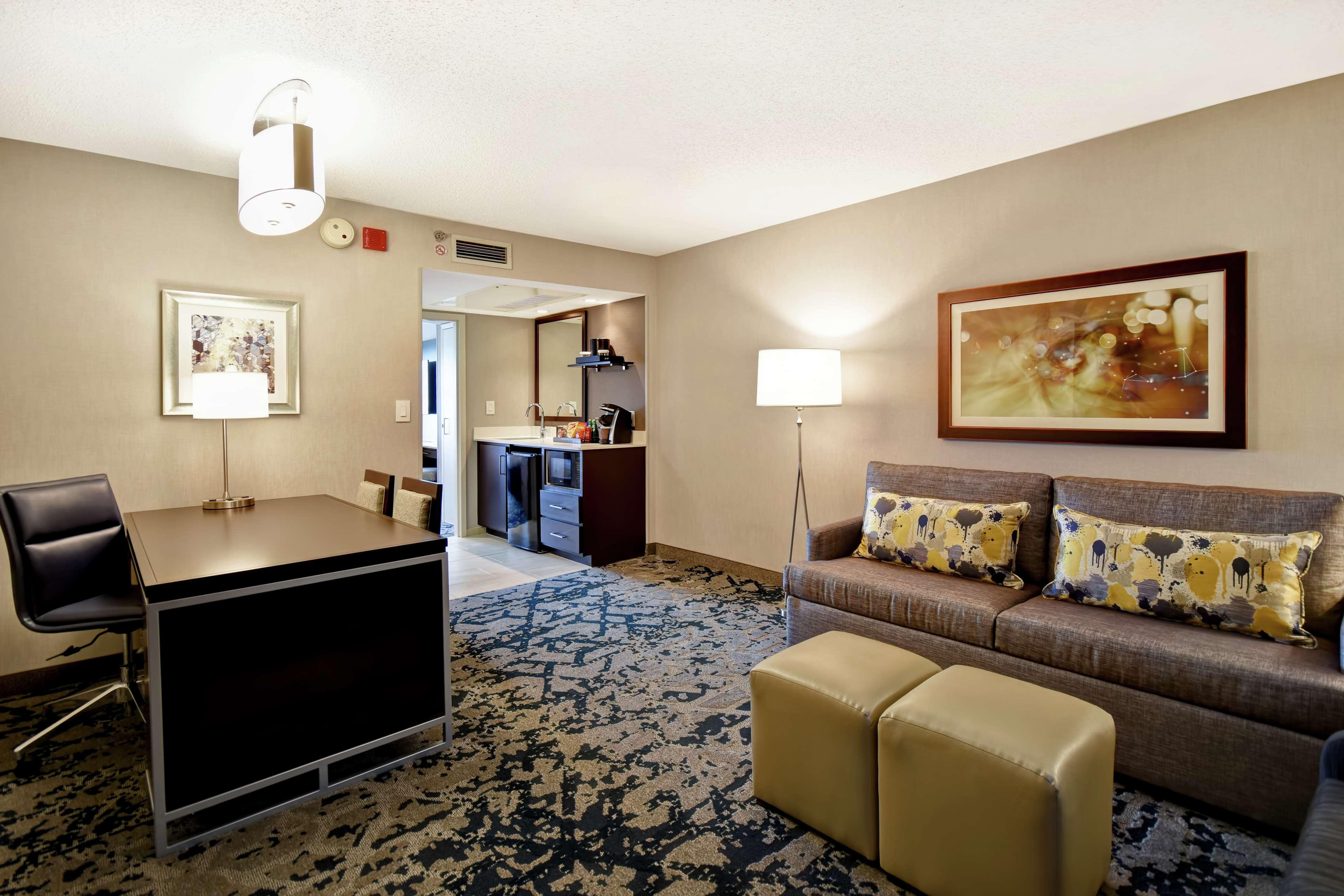 เอมบาสซี สวีท บาย ฮิลตัน รอลีจ์ เดอรัม รีเสิร์ช ไทรแองเกิล อีสต์ Hotel แครี ภายนอก รูปภาพ